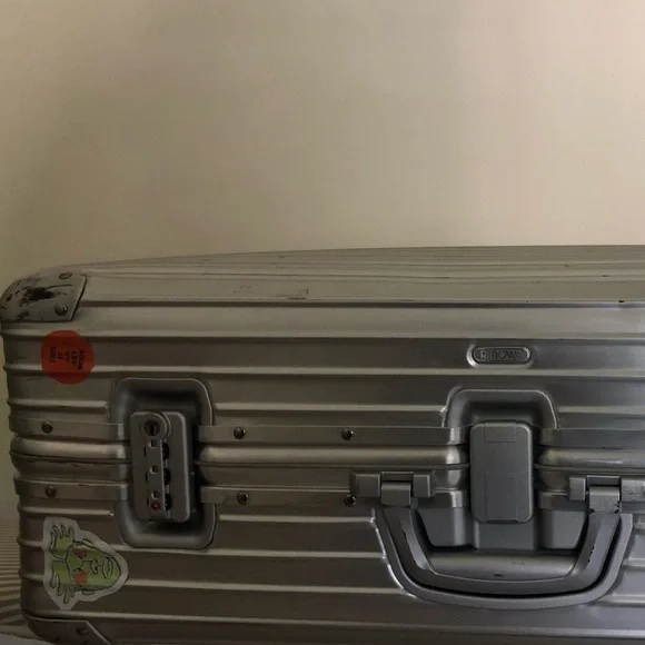 RIMOWA Cabin and Check in Medium. - Picture 11 of 16